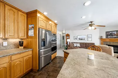 1096 E 380 N, Lindon, UT 84042 - Photo 14