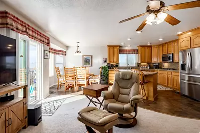 1096 E 380 N, Lindon, UT 84042 - Photo 8