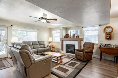 1096 E 380 N, Lindon, UT 84042 - Photo 10