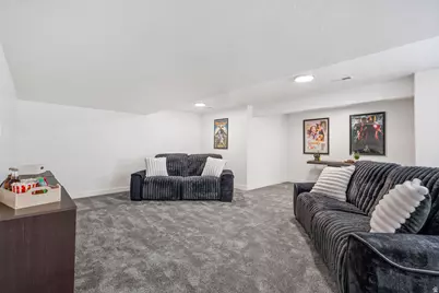 9226 N Mount Airey Dr, Eagle Mountain, UT 84005 - Photo 32