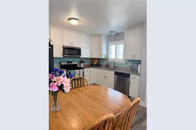 694 W Ry Ln S, Tooele, UT 84074 - Photo 8