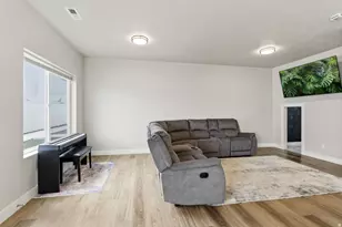 421 E Penny Ln, Clearfield, UT 84015 - Photo 12