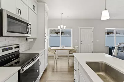 421 E Penny Ln, Clearfield, UT 84015 - Photo 6