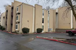 2270 E 4500 S, Holladay, UT 84117 - Photo 2