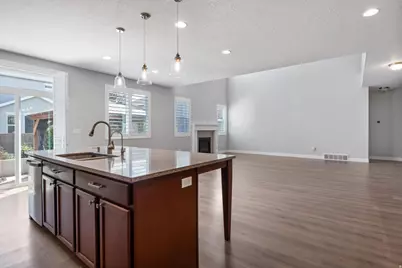 152 E 580 N, Vineyard, UT 84059 - Photo 12