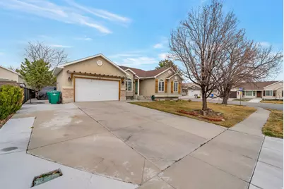 2328 W Stephen Ln S, Riverton, UT 84065 - Photo 2