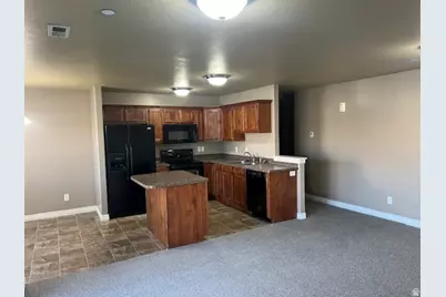 917 S Main St #H, Layton, UT 84041 - Photo 4