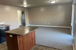 917 S Main St, Layton, UT 84041 - Photo 6