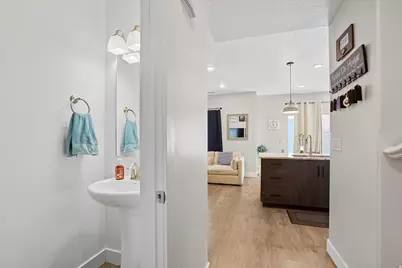 1382 E 340 S, Hyrum, UT 84319 - Photo 16