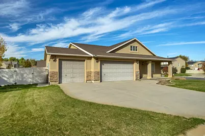 2093 N 750 W, West Bountiful, UT 84087 - Photo 2