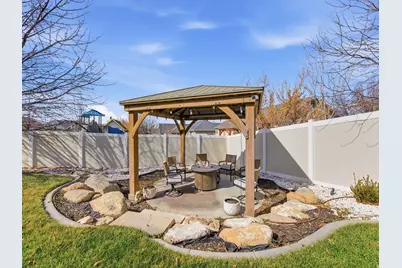 1092 S Valley Sage Dr E, Springville, UT 84663 - Photo 32