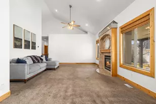 1092 S Valley Sage Dr E, Springville, UT 84663 - Photo 4