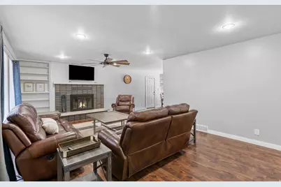 375 W 100 N, Richfield, UT 84701 - Photo 2