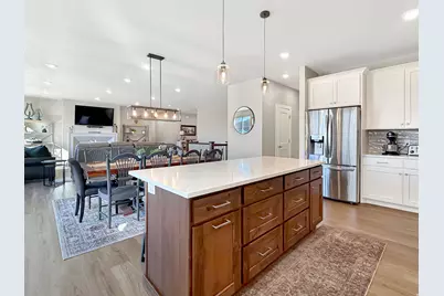 2257 E Parkside Cir S, South Ogden, UT 84403 - Photo 10