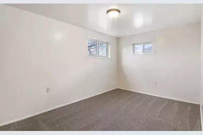 8492 S Fayeway Dr, Sandy, UT 84094 - Photo 28