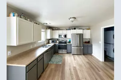 832 S 1580 W, Lehi, UT 84043 - Photo 4