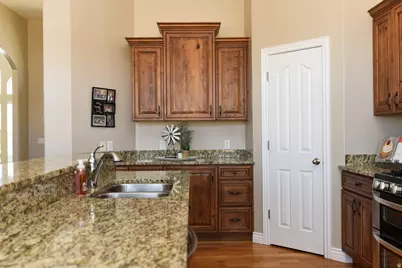 518 S Honey Tree Ln E, Grantsville, UT 84029 - Photo 22