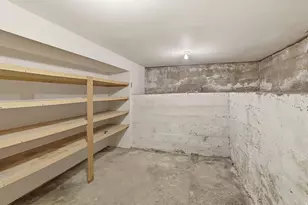 255 E 400 S, Bountiful, UT 84010 - Photo 38