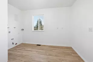 255 E 400 S, Bountiful, UT 84010 - Photo 26