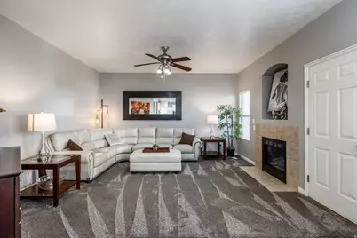 941 E Beartooth Cir S, Draper, UT 84020 - Photo 2