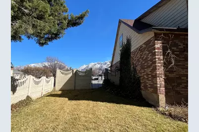 10866 S Savannah Dr Dr, Sandy, UT 84094 - Photo 8