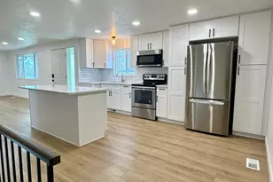 954 E Carnation Dr, White City, UT 84094 - Photo 4