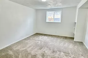 954 E Carnation Dr, White City, UT 84094 - Photo 16