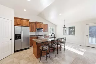 56 Whitaker Cir, Kaysville, UT 84037 - Photo 10