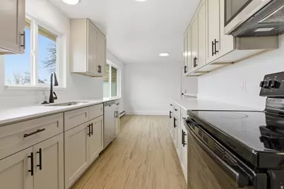 355 Scenic View Dr E, Hyrum, UT 84319 - Photo 1