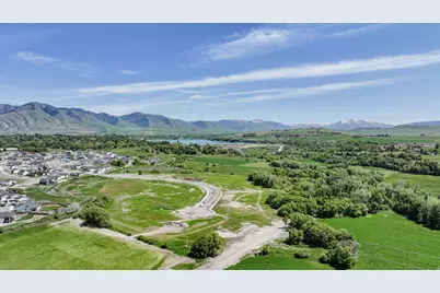 888 W 85 S #11, Hyrum, UT 84319 - Photo 2