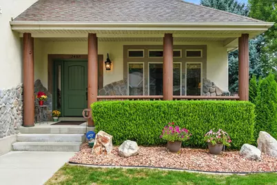 2407 Bengal Bend Cv, Cottonwood Heights, UT 84121 - Photo 2