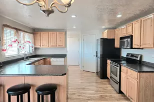 631 W Main St, Wellington, UT 84542 - Photo 6