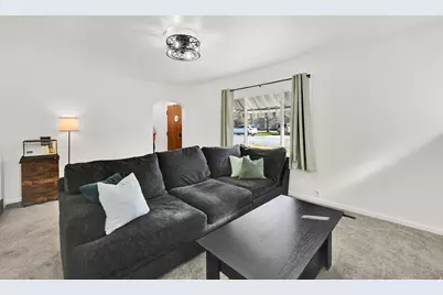 789 N Hill Villa Drive Dr W, Layton, UT 84041 - Photo 4