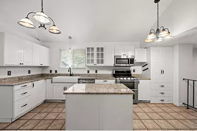 2163 E Borg Dr, Sandy, UT 84092 - Photo 10