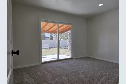 275 W 200 N, Vernal, UT 84078 - Photo 14