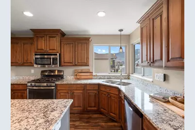 747 W 2775 N, Pleasant View, UT 84414 - Photo 10