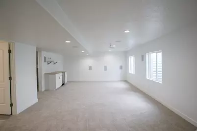 8416 N Sun Crest Dr, Eagle Mountain, UT 84005 - Photo 18