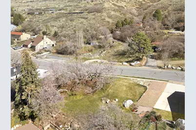 1159 N Oakridge Dr #107, Centerville, UT 84014 - Photo 6