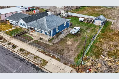 77 N 4th St E, Tooele, UT 84074 - Photo 16