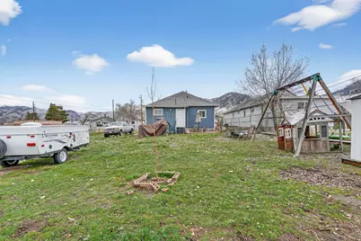 77 N 4th St E, Tooele, UT 84074 - Photo 18