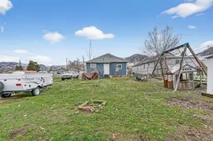 77 N 4th St E, Tooele, UT 84074 - Photo 18