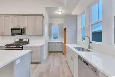 7628 S Clipper Hill Rd W #303, West Jordan, UT 84081 - Photo 2