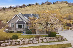 609 S Parkway Dr, North Salt Lake, UT 84054 - Photo 2