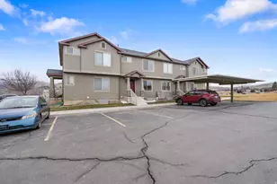 8045 N Plum Creek Dr, Eagle Mountain, UT 84005 - Photo 42