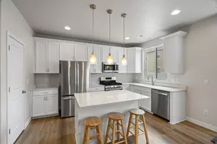 2094 W Lydia Ln, Syracuse, UT 84075 - Photo 4