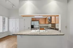 10 E La Montagne Ln, Sandy, UT 84092 - Photo 6