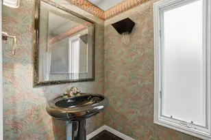 10 E La Montagne Ln, Sandy, UT 84092 - Photo 16