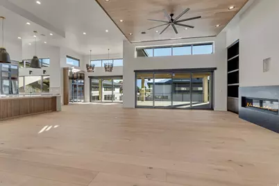 10939 S Via Encantada Way, South Jordan, UT 84095 - Photo 4