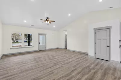 323 W 100 Dr S #02, Payson, UT 84651 - Photo 4