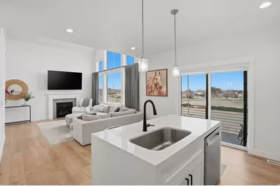 10538 S Bay Dr, Sandy, UT 84092 - Photo 6